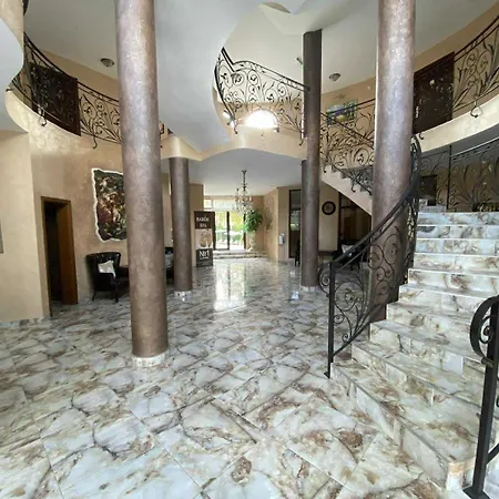 в затворен комплекс артур гр влас