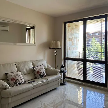 Apartamento в затворен комплекс артур гр влас *