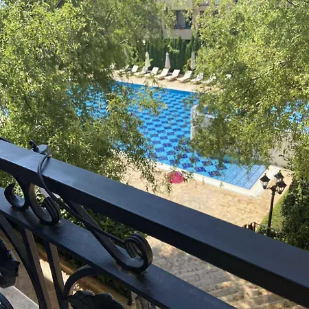 Apartamento в затворен комплекс артур гр влас *