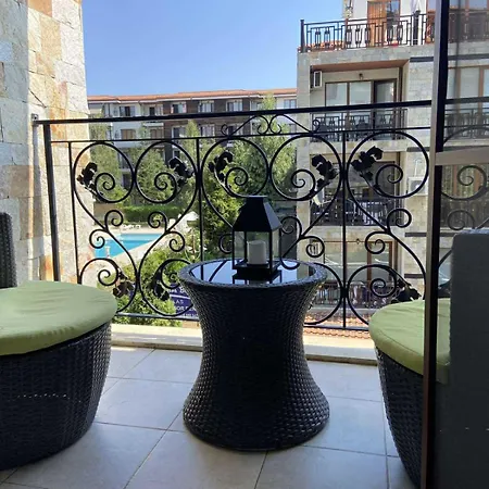 Apartamento в затворен комплекс артур гр влас *