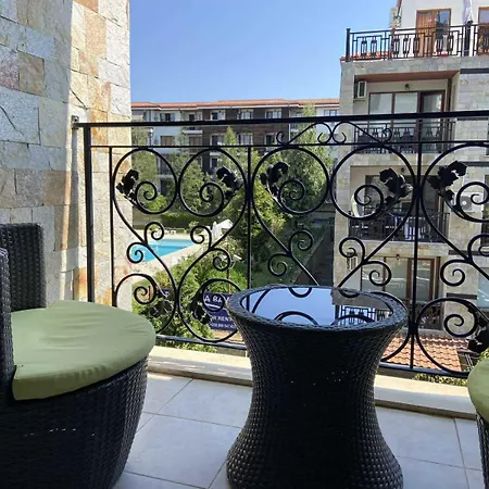 Apartamento в затворен комплекс артур гр влас *